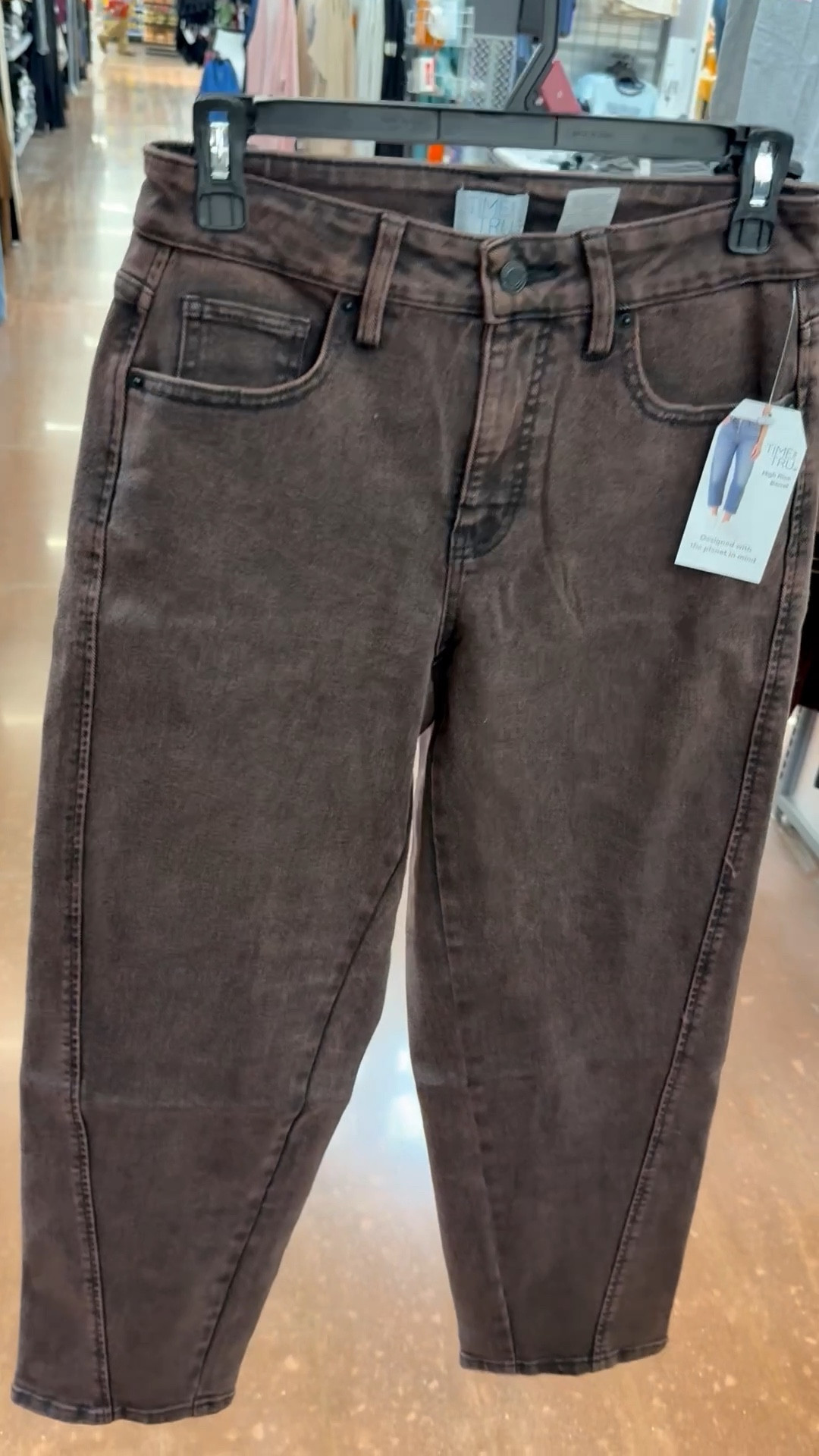 Barrel Jeans at Walmart!?!? I’m not a HUGE fan of Walmart stuff but I’m a BIG FAN of when I do find those GOOD QUALITY items!! These are one of those! And for less than $33 for jeans….. THATS A STEAL!!

#LTKootd #LTKMidsize #LTKSaleAlert