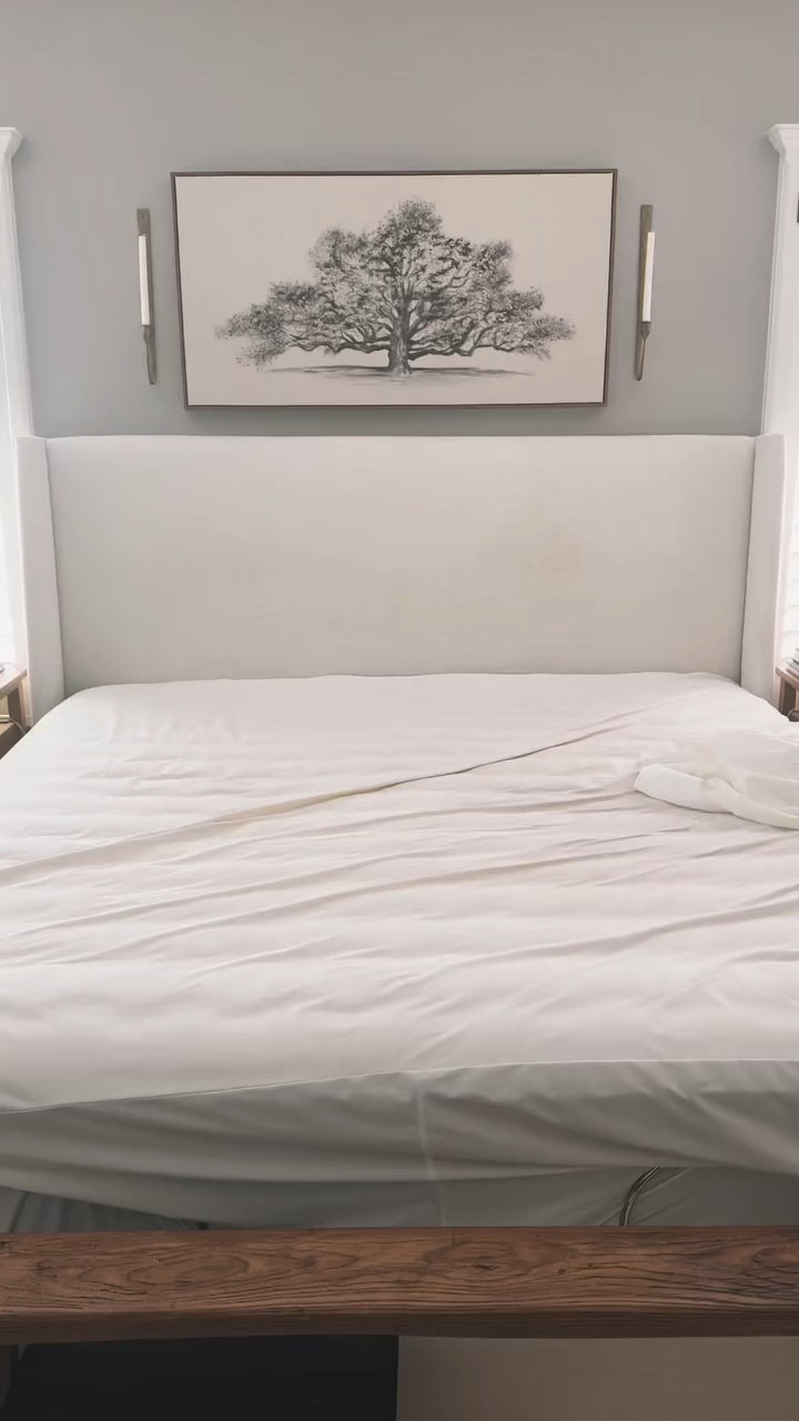 Happy weekend everyone! We have kite day and cheer today which I’m looking forward to but I am also really looking forward to climbing in bed tonight with a book and some tea! 

The Iconic sheet set from @mellanni_fine_linens are a go to in our house! They are super soft, cooling, wrinkle and stain resistant. I love the pretty colors they come in but of course for my room I chose ivory. The embroidered detail on the pillow cases is simple but classy. 

Go check out all the pretty colors! You can find the link in stories and my bio 

#mellannifinelinens #bedding #sheets #cozybedding #bedmaking