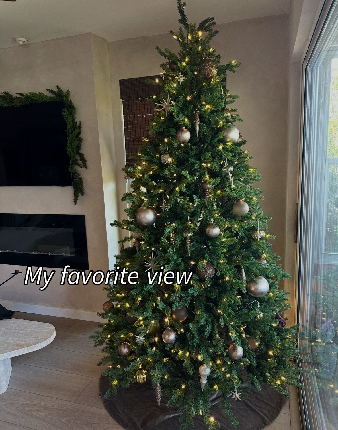 🎄🎅my tree from @nationaltreecompany that reminds me of the 90s full & oversized base trees 🥹 realistic, incredible quality, and oh so cozy. My favorite view in our home!

#NationalTreeCompany #ChristmasDecor
#HolidaySeason #HolidayDecor #TisTheSeason #ad

#LTKHoliday #LTKHome #LTKSeasonal