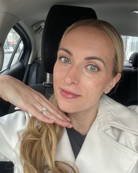 Filter free glowy natural makeup look using CLEAN BEAUTY products. 
.
,
spring makeup - natural makeup - clean girl makeup - Sephora favorites - Sephora Canada - rare beauty - clean foundation - highlighter - clean blush 

#LTKbeauty #LTKunder100 #LTKunder50