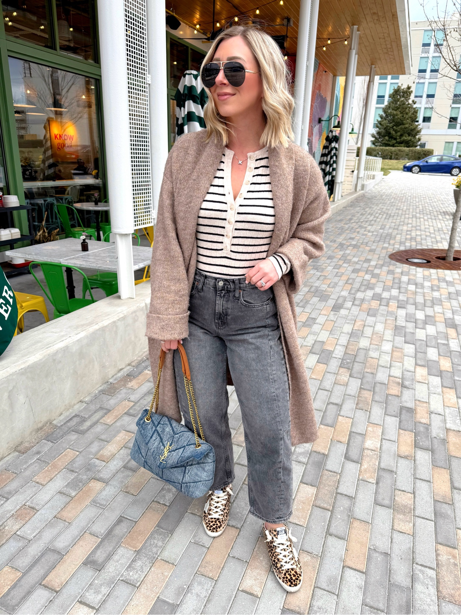 Happy Sunday!! ☀️ Changed for dinner last night and wore these fave barrel jeans! They’re 40% off today when you spend $100+ 🙌🏻 I have them in several washes—trust me they live up to the hype of all of the amazing reviews! 💁🏼‍♀️ You can shop everything via the 🔗 in my bio or comment below 👇🏻 

Jeans size up (the other washes I have a 4, but the grey I needed a 6)

Casual outfits, old navy, barrel jeans, weekend outfits 

#LTKSaleAlert #LTKFindsUnder100 #LTKStyleTip