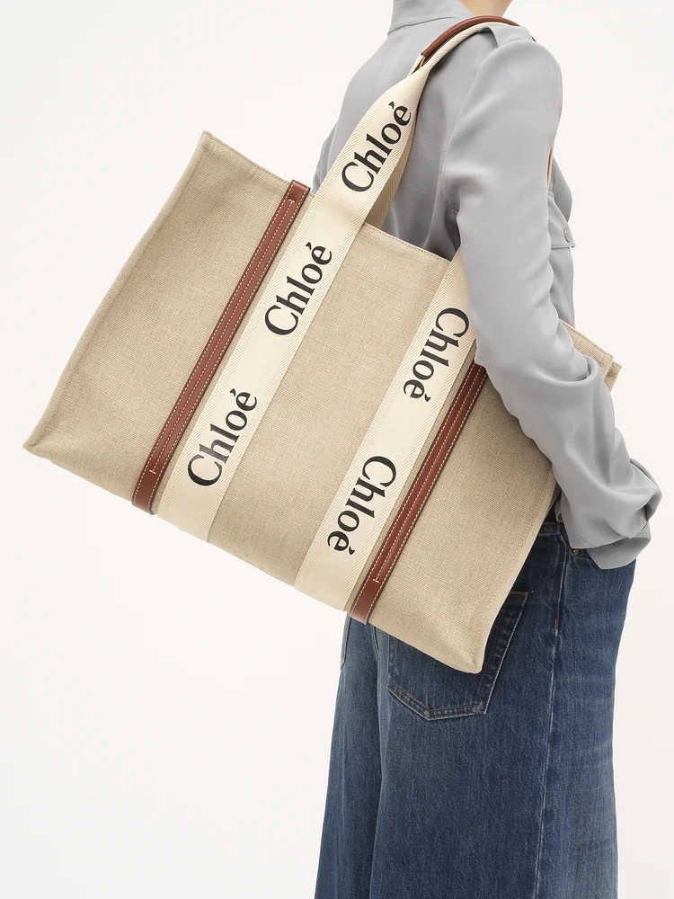 Large Woody tote bag in linen | Chloe US