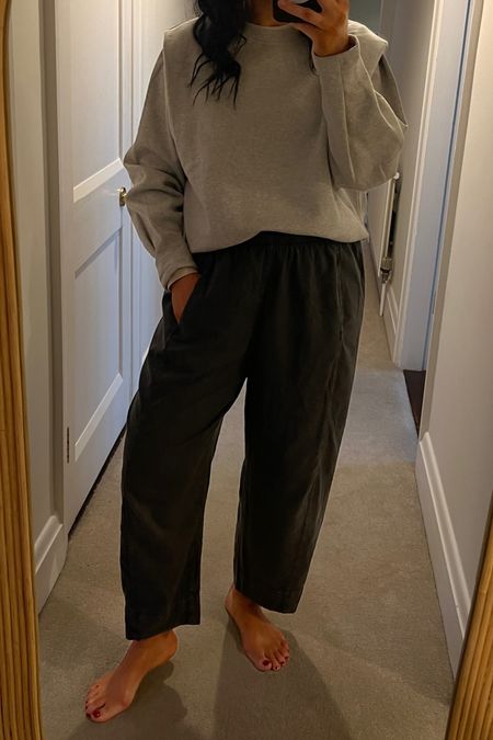 Ootd / loungewear, grey sweatshirt 

#LTKstyletip #LTKfindsunder100 #LTKSeasonal