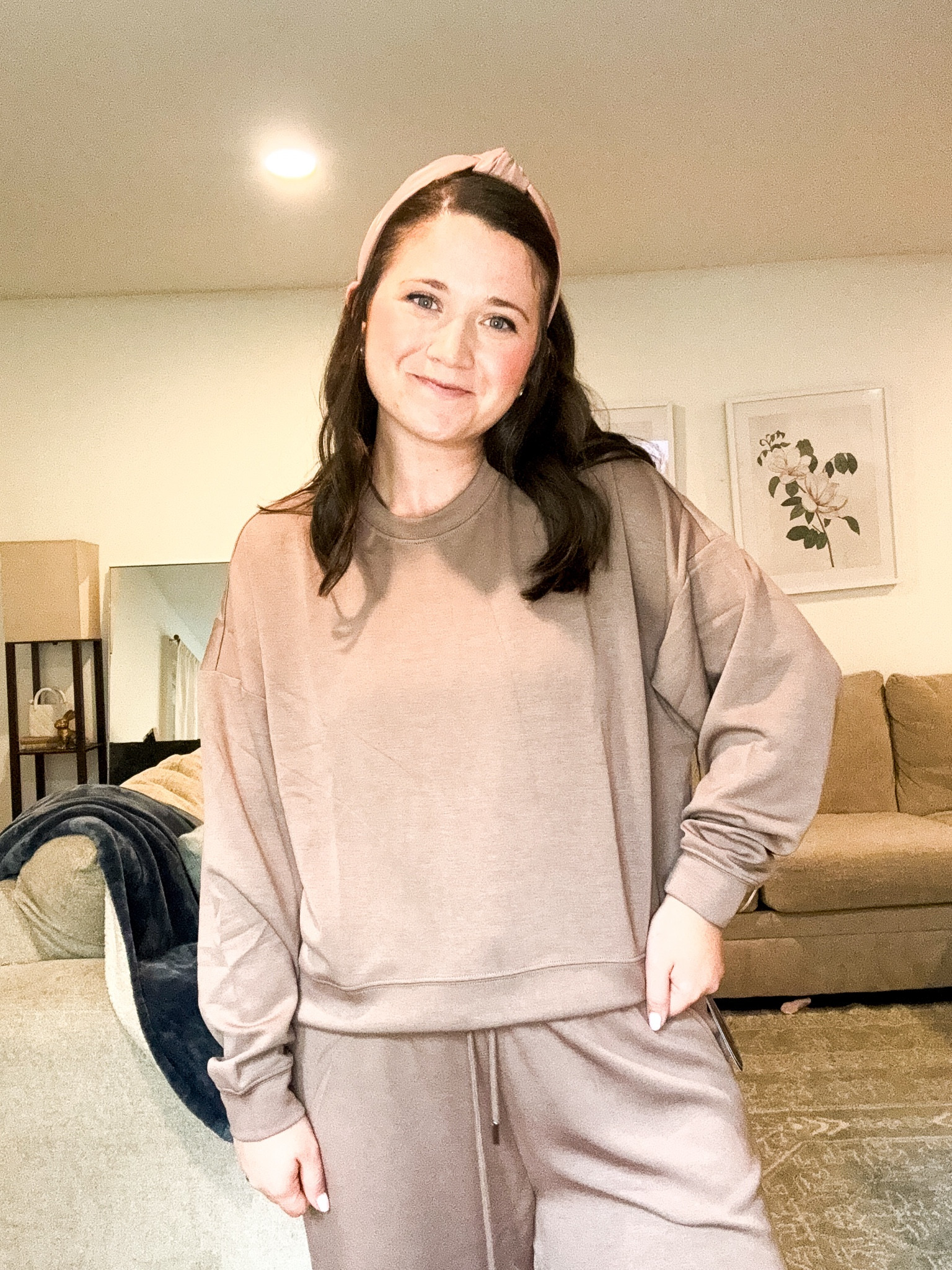 Matching set. Lounge set. Lounge wear outfit 