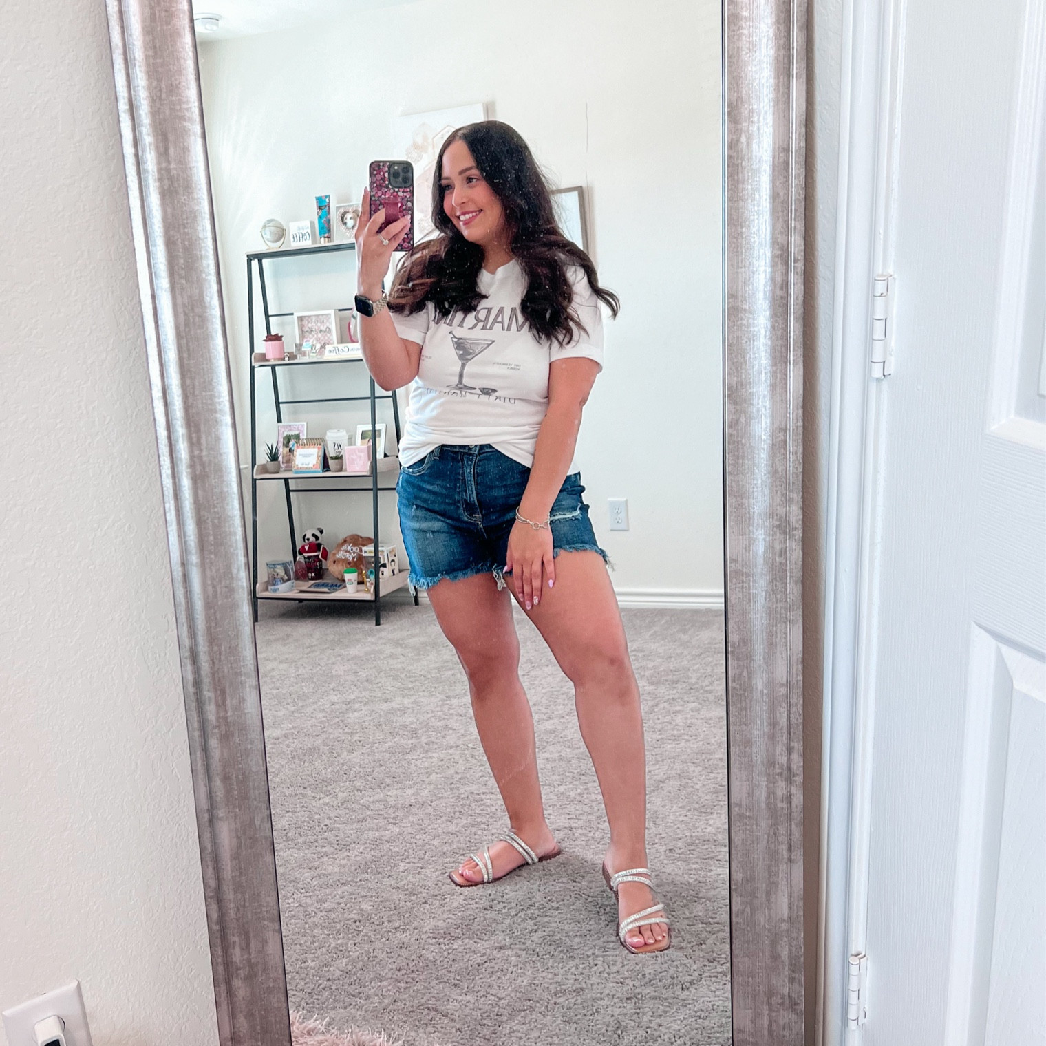 Sassy Queen boutique happy hour collection graphic tee 🤍

#LTKfindsunder50 #LTKsalealert #LTKmidsize