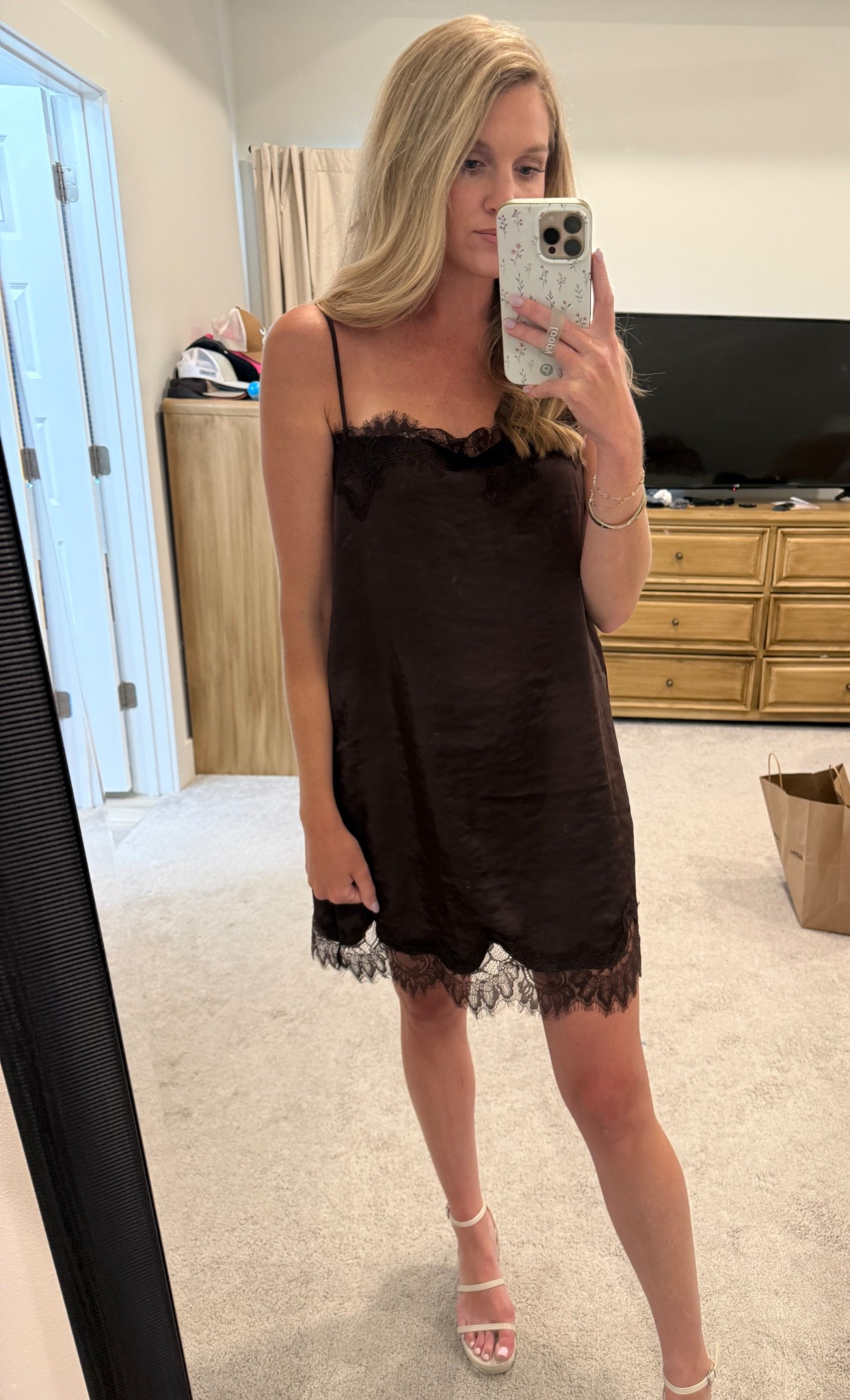 The perfect girls night out slip dress! 

#LTKootd #LTKmomlife