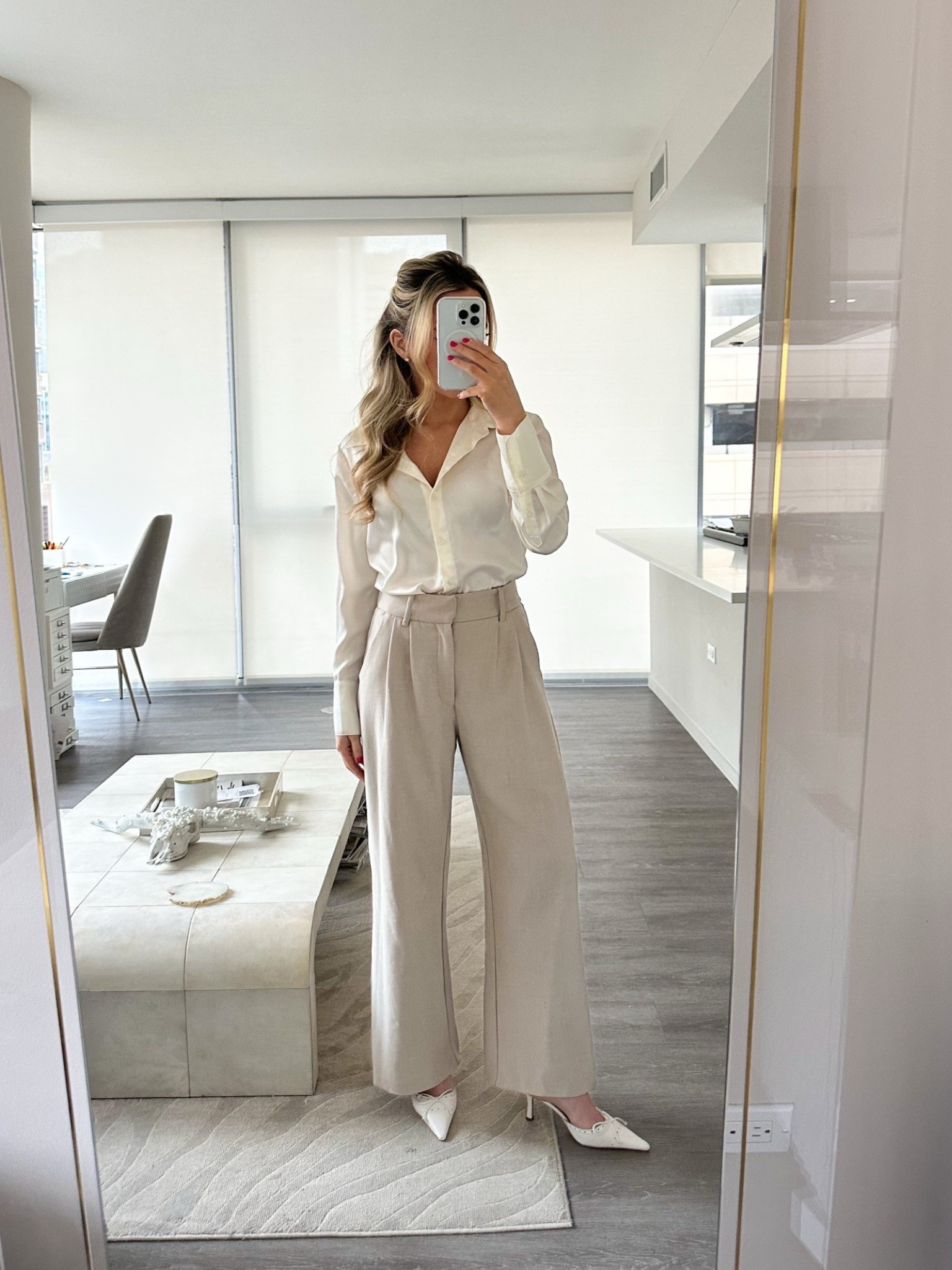 neutral workwear outfit - wearing petite length in trousers 


Abercrombie Sloane pants, silk satin button down blouse, neutral office outfit, Tony Bianco heels, business casual, petite pants 

#LTKShoeCrush #LTKPetite #LTKWorkwear