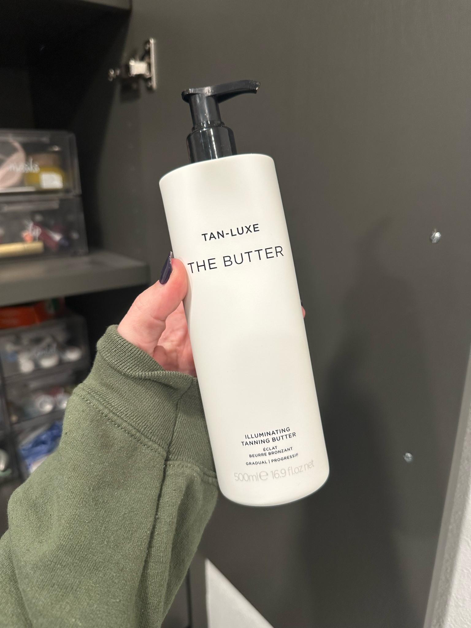 Gradual tanning lotion 👏🏼 I like to use this for more subtle color or after a few days of letting your self tanning mousse do it’s thing 

#LTKbeauty