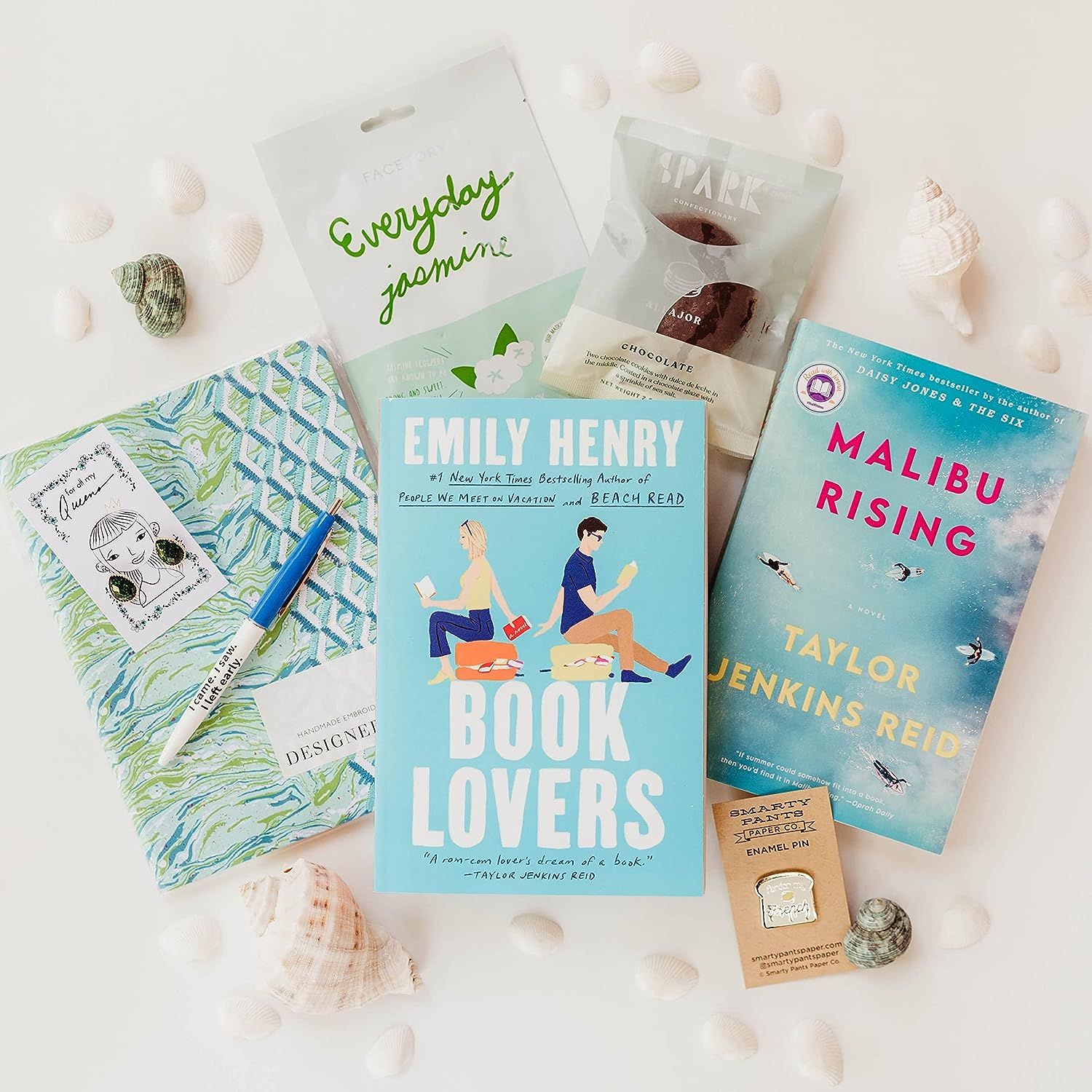Well Read Books' Box of Books: Great Reads Subscription Box | Amazon (US)