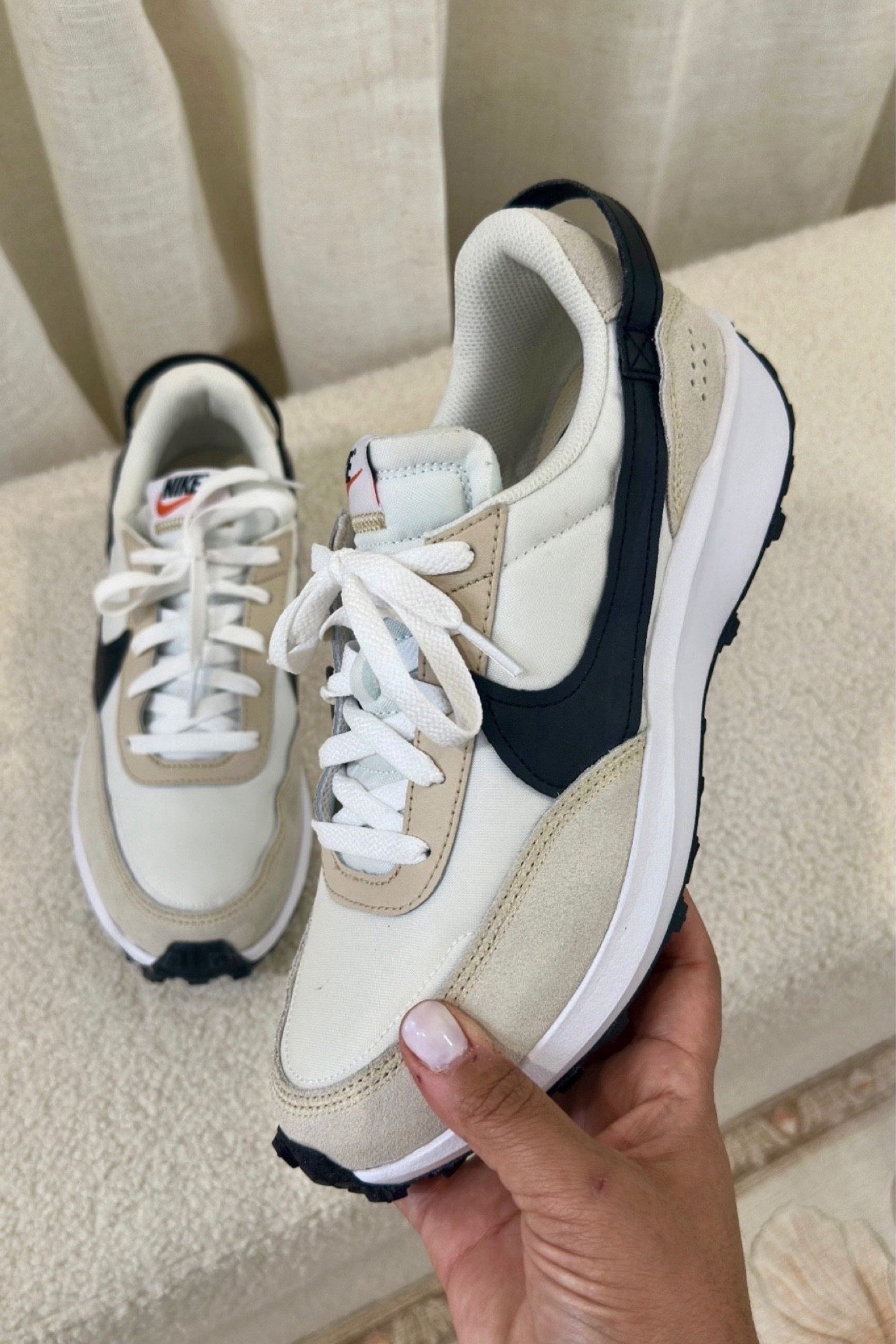 Very popular Nike waffle debut are in stock in most colors & sizes! My current faves 🖤

// shoe crush, running shoes, casual sneakers, casual outfit ideas 


#LTKfindsunder100 #LTKshoecrush #LTKSeasonal