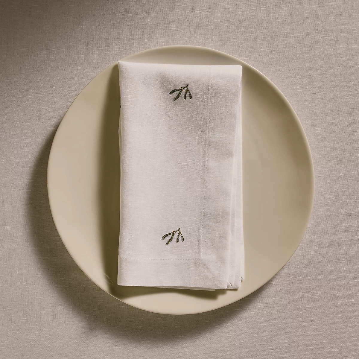 Mistletoe Embroidered Napkins – Set of 4 | The White Company UK & ROW