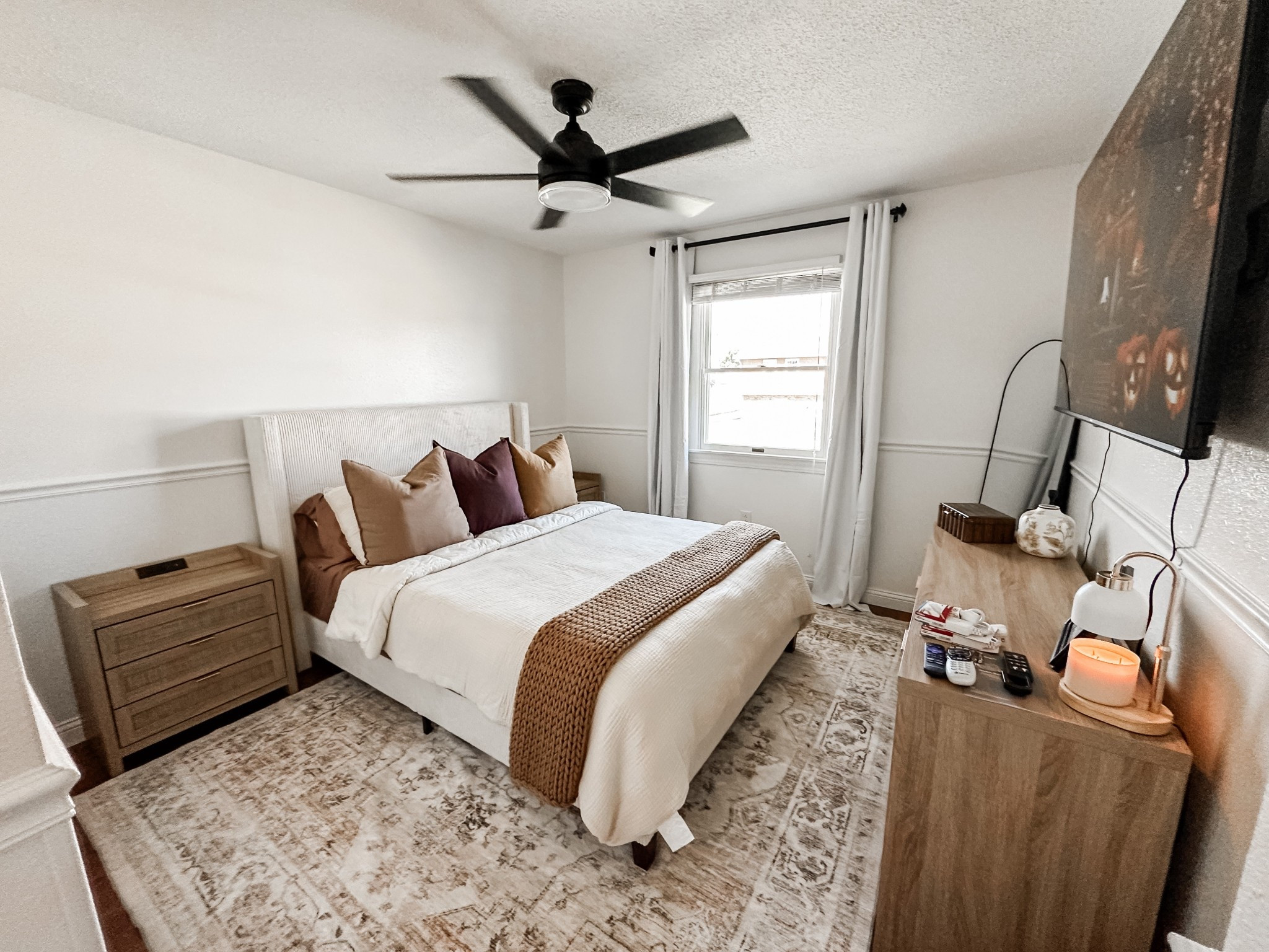 We’re actually getting somewhere with the room transformation. I’m loving it! 


Bedroom
Bed
Dresser
Side table 
Rug
Curtains and curtain rod 
Candle warmer 
Comforter 
Pillow inserts
Pillow cases 

#LTKHome #LTKFamily #LTKSaleAlert