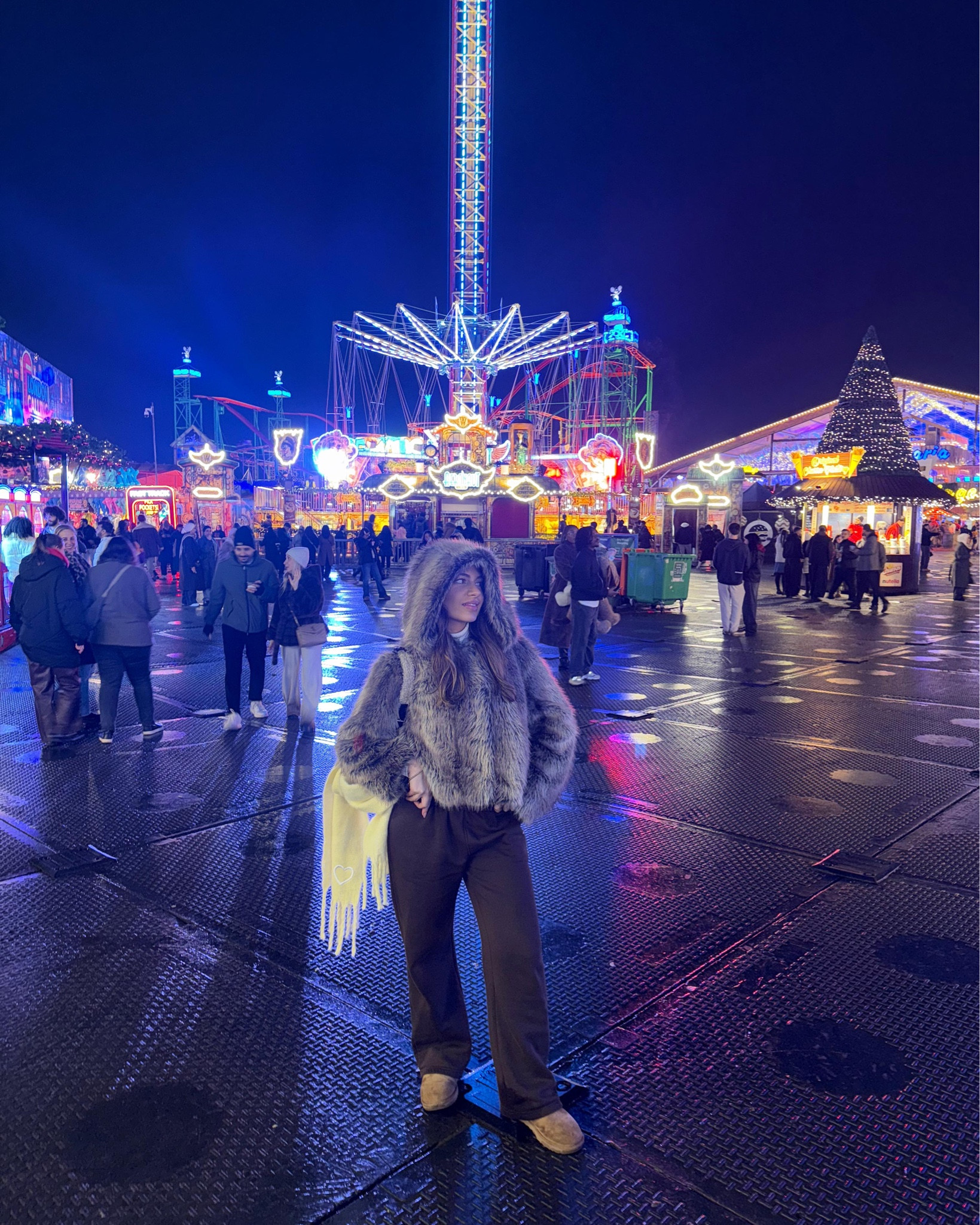 ✨🤍


Faux Fur Coat, Bershka, Brown wide leg joggers, Ugg boots, Winter Outfitts

#LTKwinter #LTKfestive #LTKuk