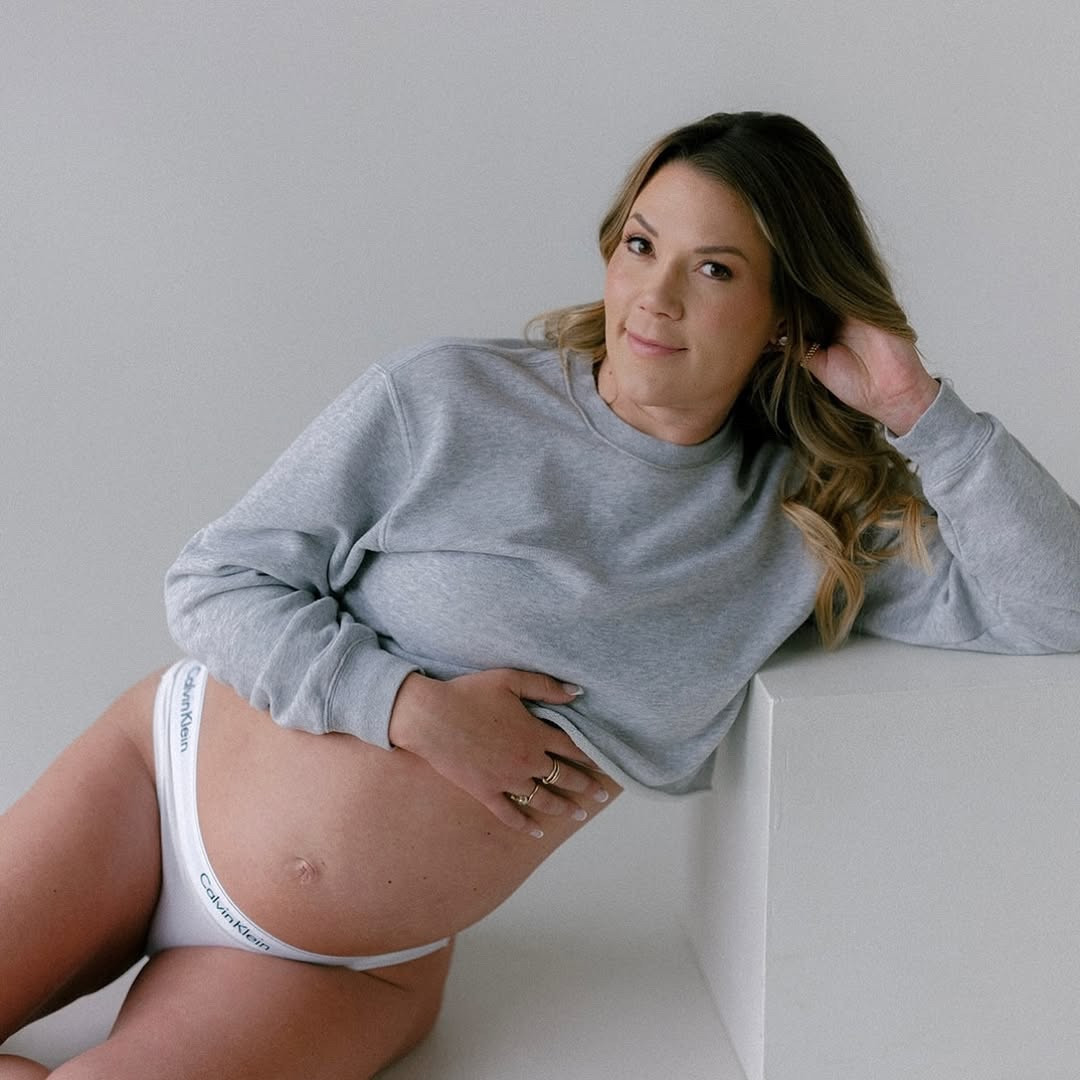 Sparkle MOM ✨ My look from the maternity shoot!
.
.
.
.
📸: @carriekingphotographer
HMU: @catehairmakeup

#LTKmomlife #LTKBump #LTKStyleTip