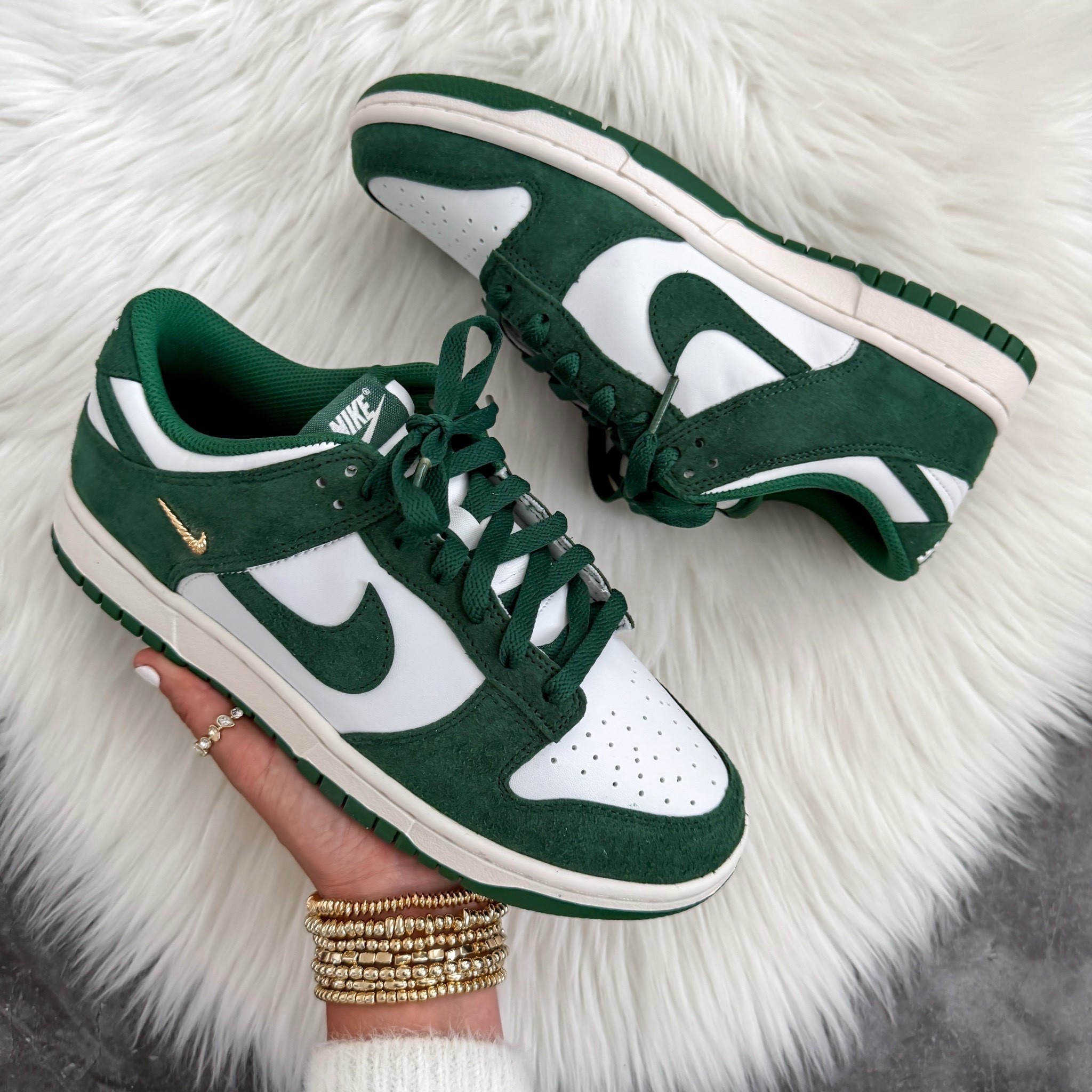 Suede Nike dunk low sneakers in green run true to size 