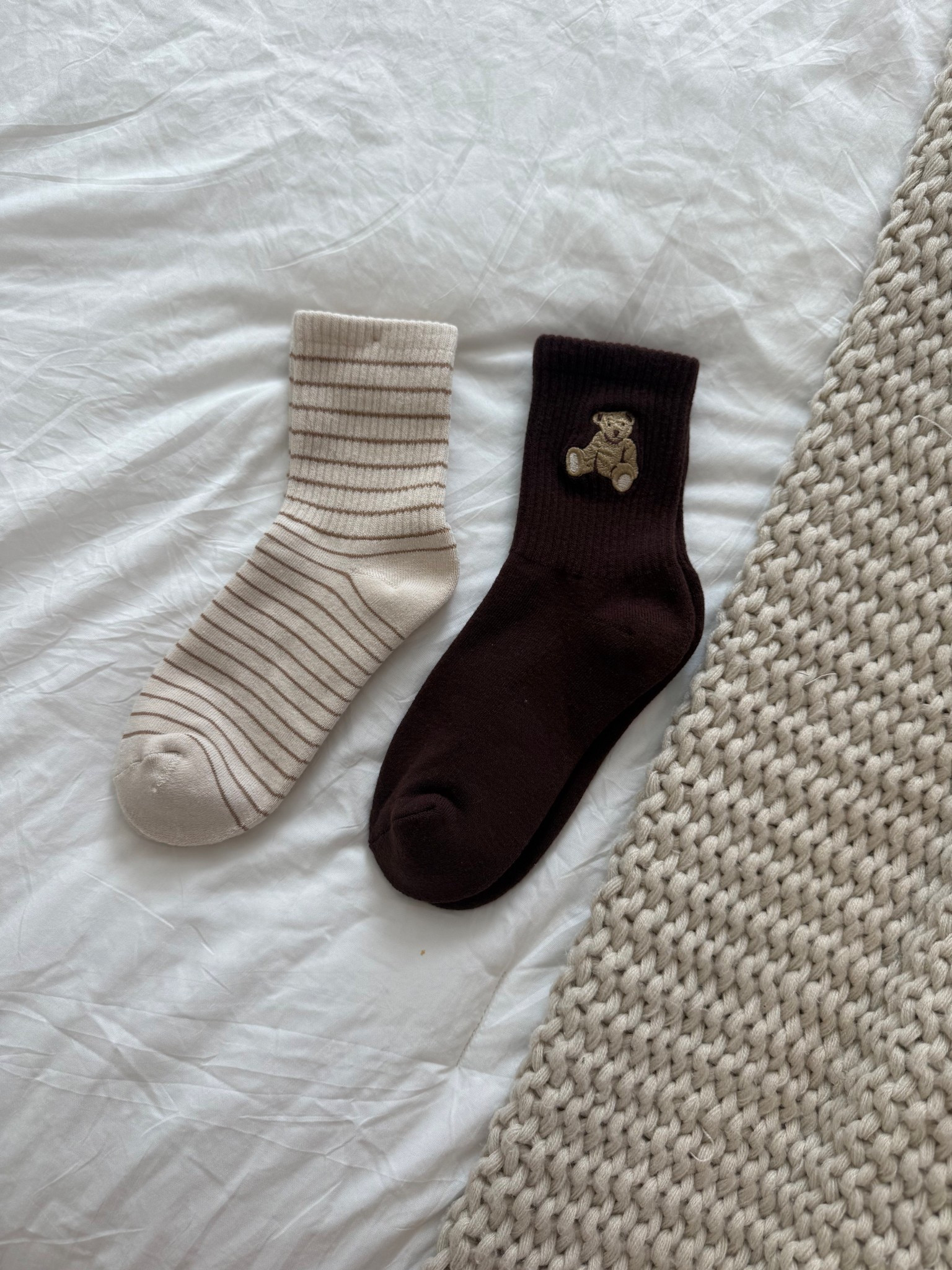 wore these socks to pilates this morning and they’re perfect for the fall 🧸🤎