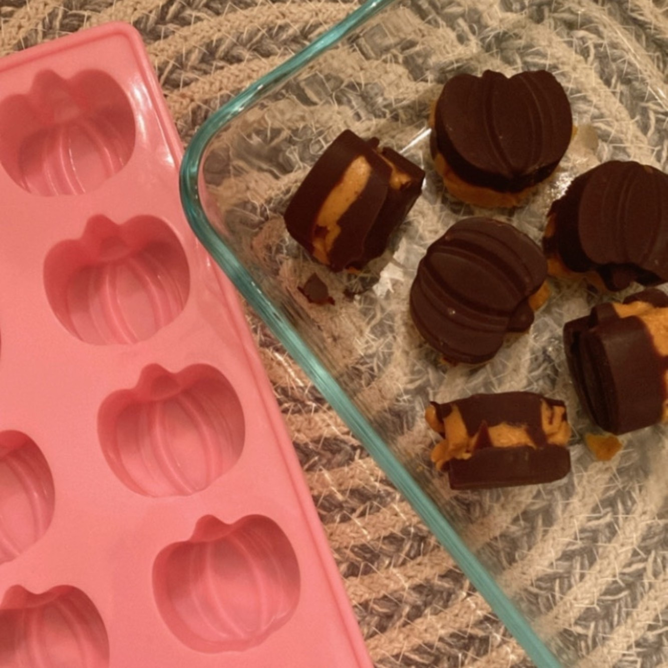 Reese’s but make them pumpkin and healthy🧡 these pumpkin molds are the CUTEST!

Filling: peanut butter, pumpkin purée, maple syrup, and pumpkin pie spice.

Melted down coconut oil and dark chocolate chips for the outside! Freeze the first layer of chocolate for 10 minutes. Add the filling and freeze for 10 minutes. Add the layer of chocolate on top and freeze for a couple of hours. Easy delicious fall treat!

#LTKSeasonal #LTKHome #LTKFamily