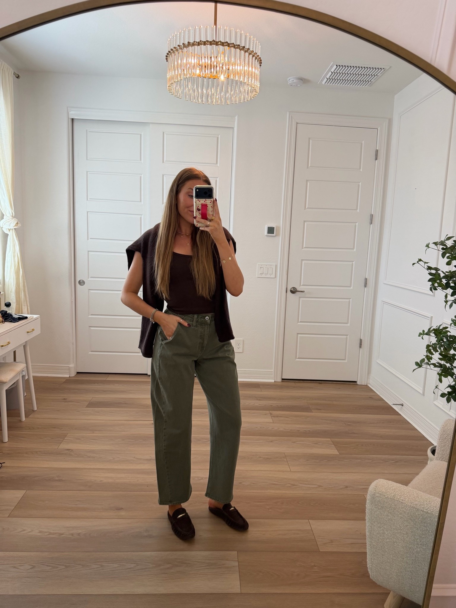 Love these barrel jeans!! Wearing a 26 in curve love and got regular length