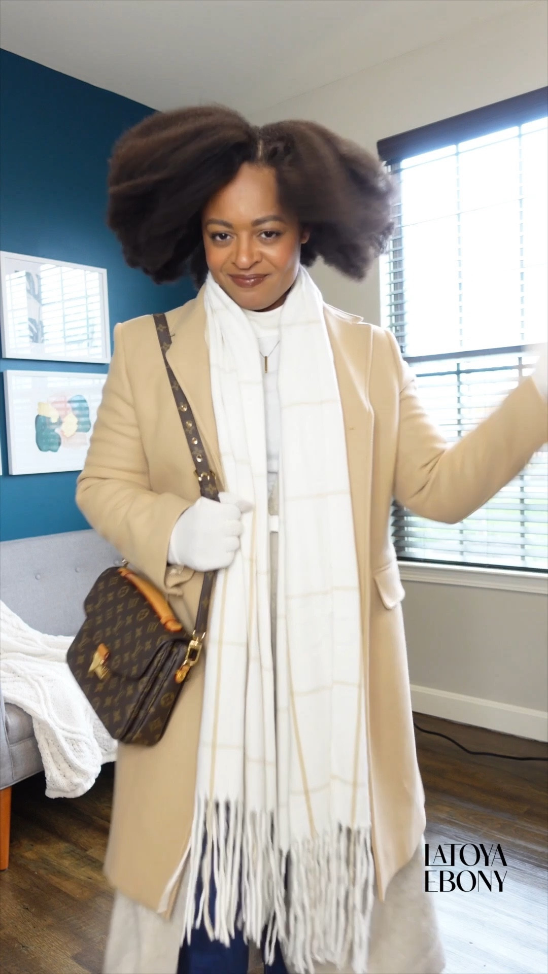 Winter white outfit 

#LTKstyletip #LTKSeasonal #LTKitbag