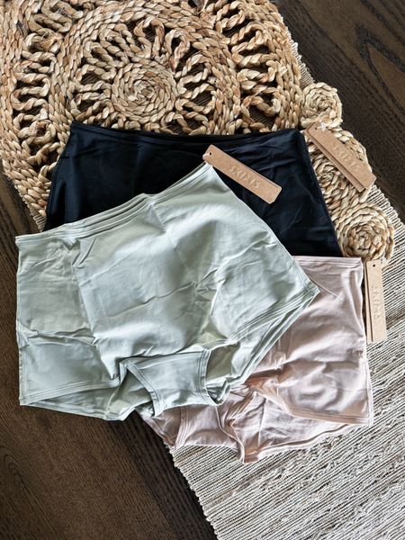 I wanted to get some cute, lightweight, more full coverage underwear to wear under boxer shorts this summer & these were the perfect solution. (Colors are mica, onyx, talc)

SKIMS 
Underwear 
Boy shorts 
Comfortable Underwear 
Boxer Short Trend 


#LTKstyletip #LTKActive