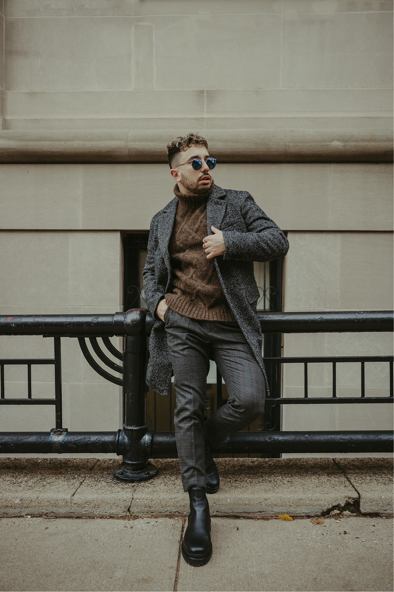 When does fashion become easy?

That’s a loaded question. Getting dressed is something that we do on a daily basis. You can’t really avoid it.

But some days are way harder than others. Monday, you might be running late so it’s hard to make hasty decisions. Tuesday, you might be down on yourself and your body so nothing feels good. Wednesday through Thursday could be a whole gambit of situations.

So what makes it easier? 1. Invest in pieces you love. Clear out everything else. I added this sweater and coat form @express because I knew I’d be happy wearing them no matter how I was feeling. #ExpressPartner #ExpressYou #ltkit

2. Don’t switch to complacency. It’s so easy to just stop caring, but that doesn’t actually make things easy. It’s taken me 10 years to finally know my style and know what belongs in my wardrobe.

To give yourself grace, experiment, and continue to move towards what makes you happy when you wear it. That makes fashion easier.



#LTKmens #LTKunder100 #LTKHoliday