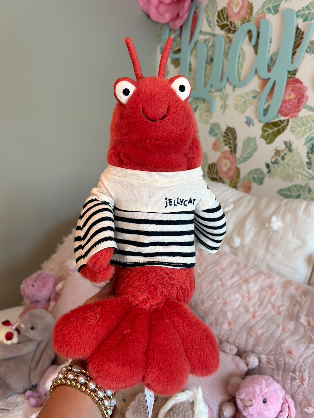 Lucy just got these Jellycats for summer, and they are SO cute!!! 

 