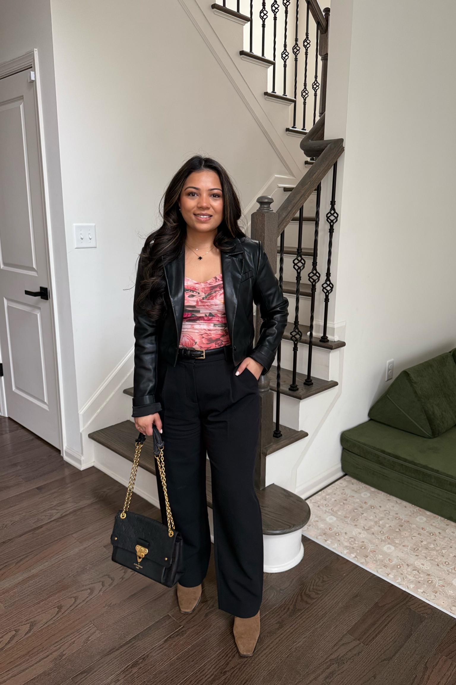 Work event outfit inspiration! 🖤

I’m linking a similar blazer and top since mine are from a few years ago!

Cropped blazers are a chic way to elevate your winter look while keeping it polished and stylish.



#LTKPetite #LTKSeasonal #LTKWorkwear