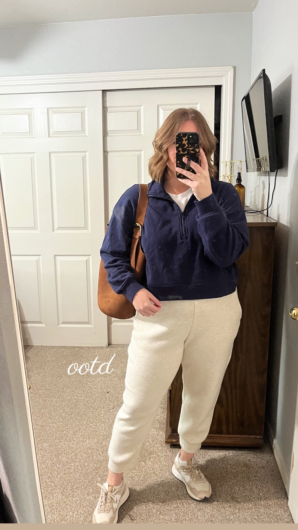 ootd for a casual & cold day// I’m obsessed with these joggers—this is my second color in them. Super soft & lightweight! 

Wearing L petite in joggers (I’m 5’4)
L in pullover (tts)

#LTKSaleAlert #LTKMidsize #LTKActive