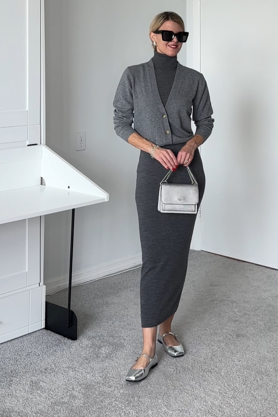 Tones of grey with silver accents 

#LTKSeasonal #LTKfindsunder100