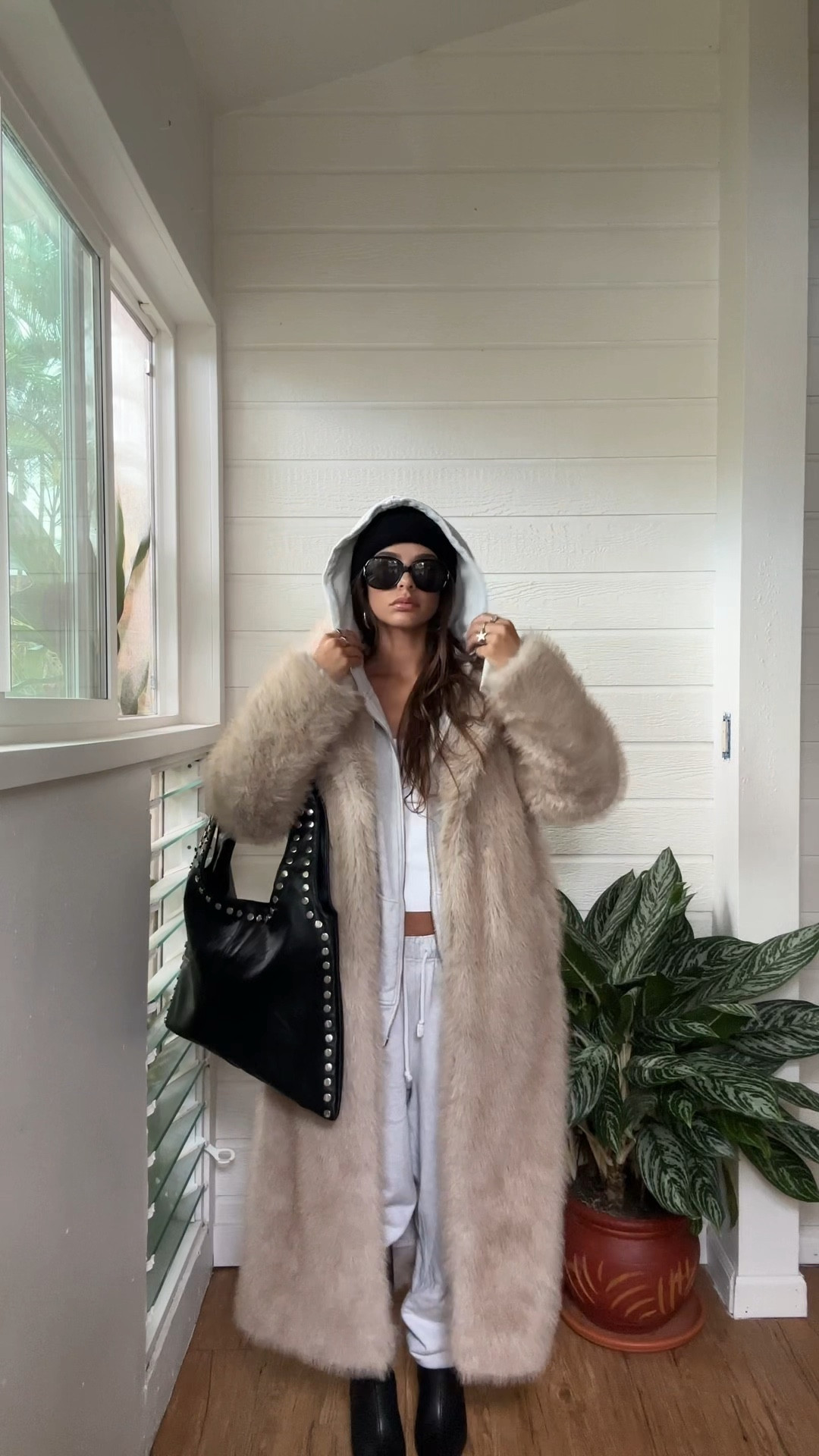 sunnies are thrifted 

#elwood #princesspolly