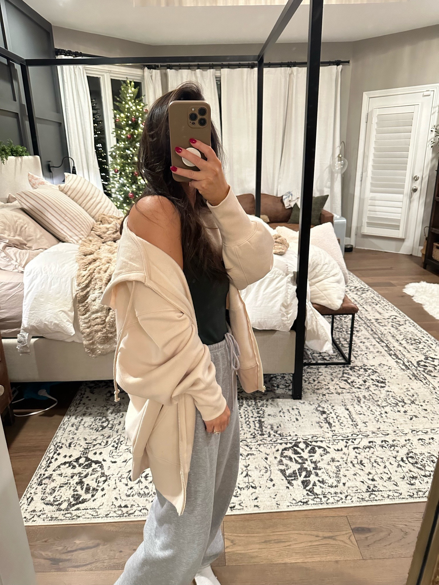 Oversized jacket from target! So cozy! 

Ootd 
Style tip 
Valentine’s Day outfit 
Cozy 
Sweatpants 

#LTKstyletip #LTKtravel #LTKfindsunder50