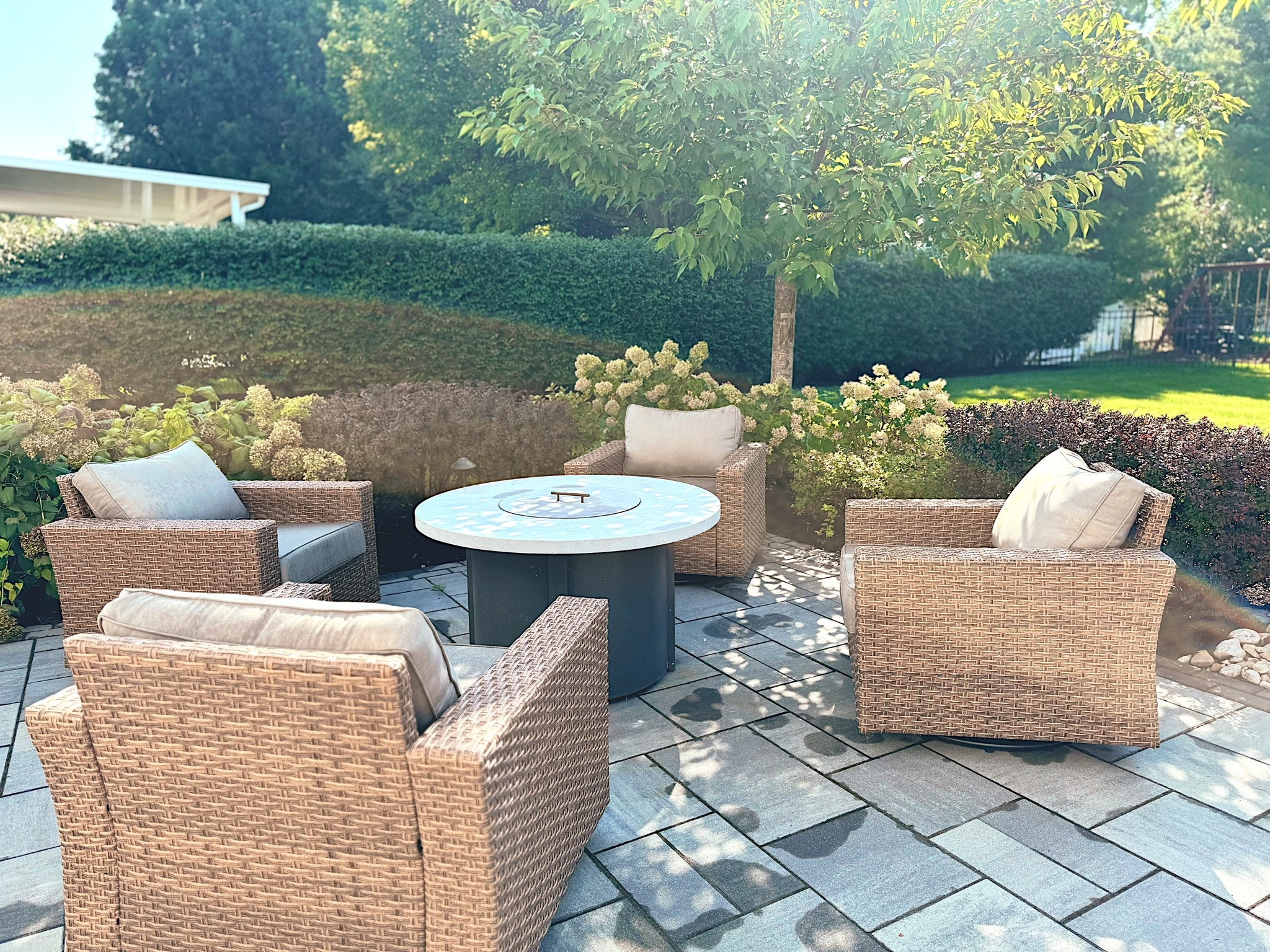 #ad Summers ending and Fall’s here… it’s time for sitting around the fire pit with your favorite people, beverage or smores! 

@Wayfair’s Labor Day Clearance Sale is ON NOW and the deals are INSANE! Up to 70% off some of our favorite items—including this gorgeous outdoor seating! 

Even better? Everything $35+ has FREE & EASY shipping! 

#wayfair #wayfairpartner