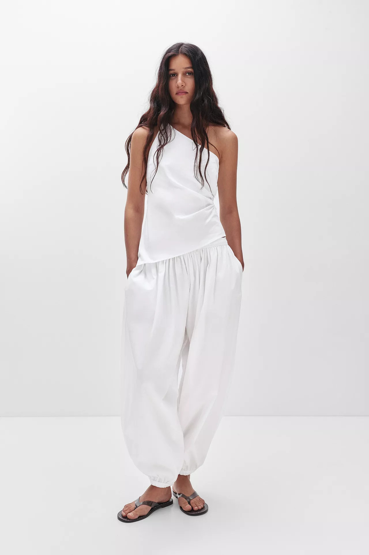 Flowing oversize trousers | PULL and BEAR UK