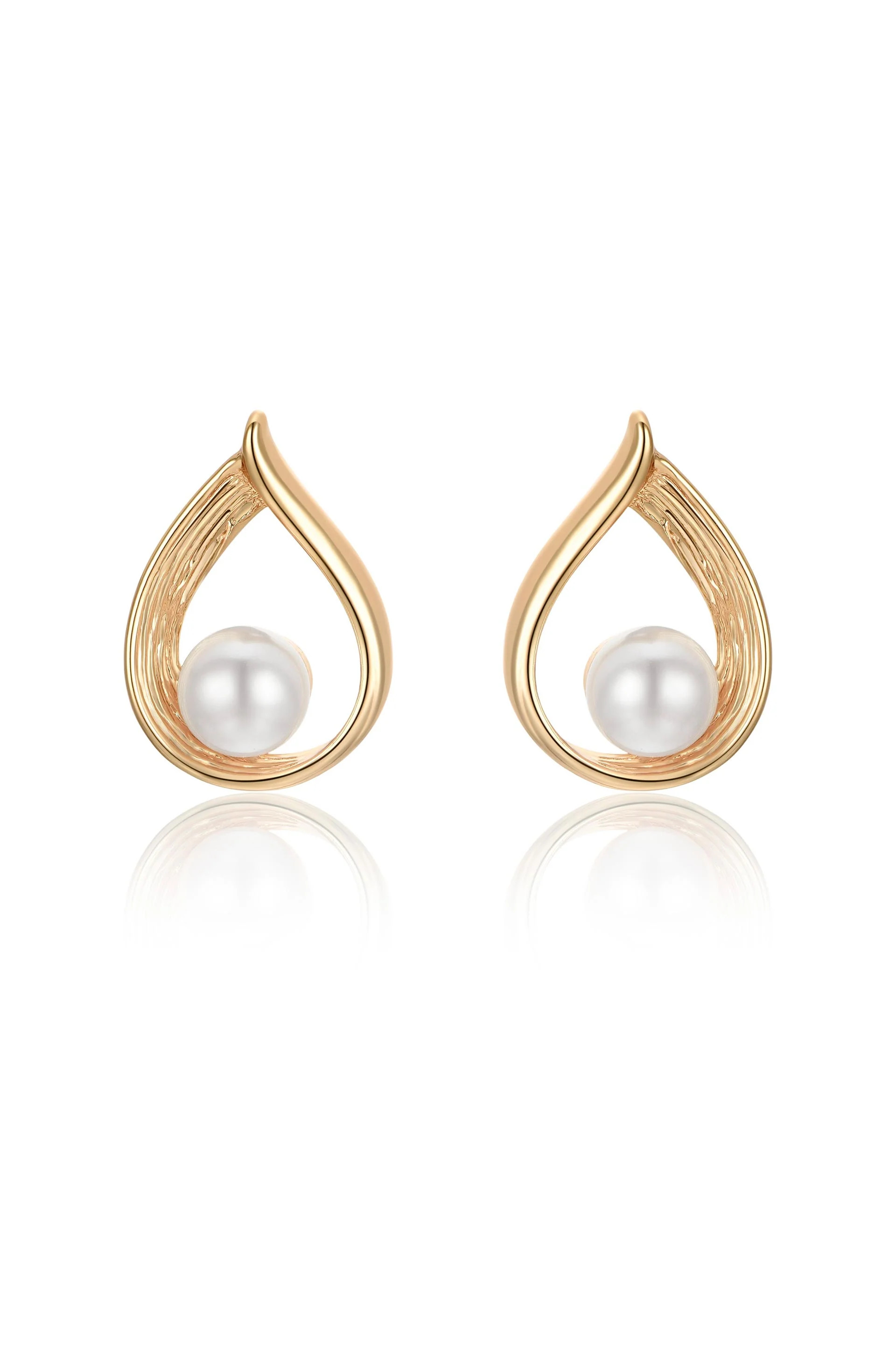 Golden Teardrop and Pearl Earrings | Ettika