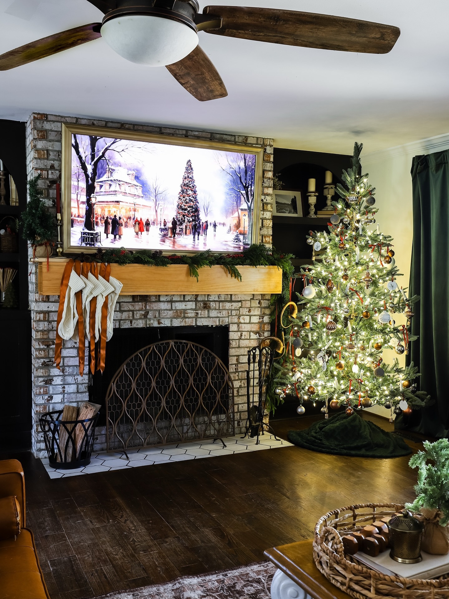 It’s time! Today’s the day I put up at least one of the Christmas trees!

I cleaned the house yesterday just for this occasion 😉

Truthfully if I hadn’t been working non stop on Eli’s room/closet makeover they would already be up…

Here are some of my favorite trees from Christmas pasts to spark my motivation.

Is your Christmas tree up yet? ⬇️