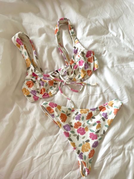 Floral two piece swimsuit🌸

Revolve swim / vacation style / bikini 


#LTKswim