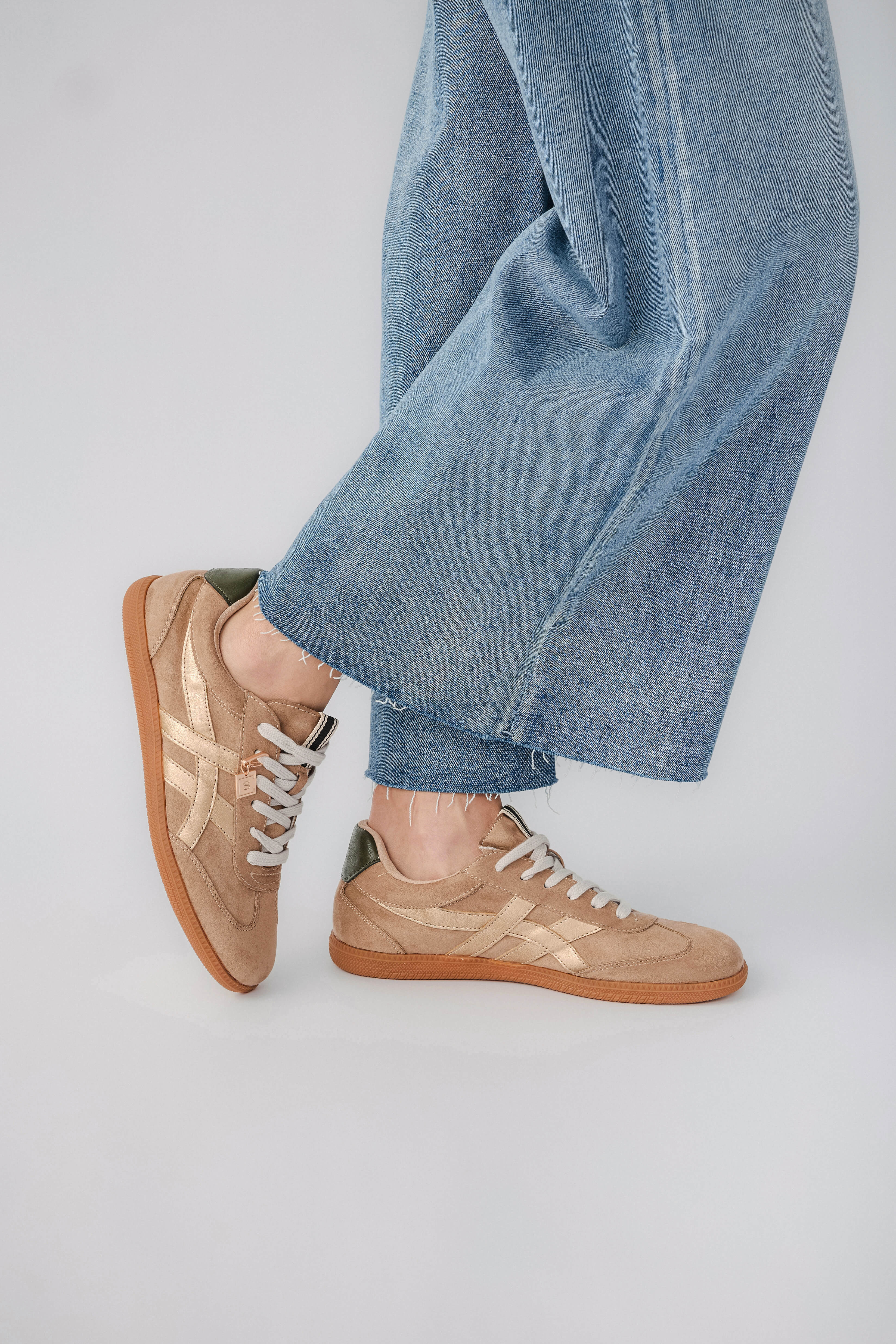Shu Shop Sasha Sneaker | Social Threads