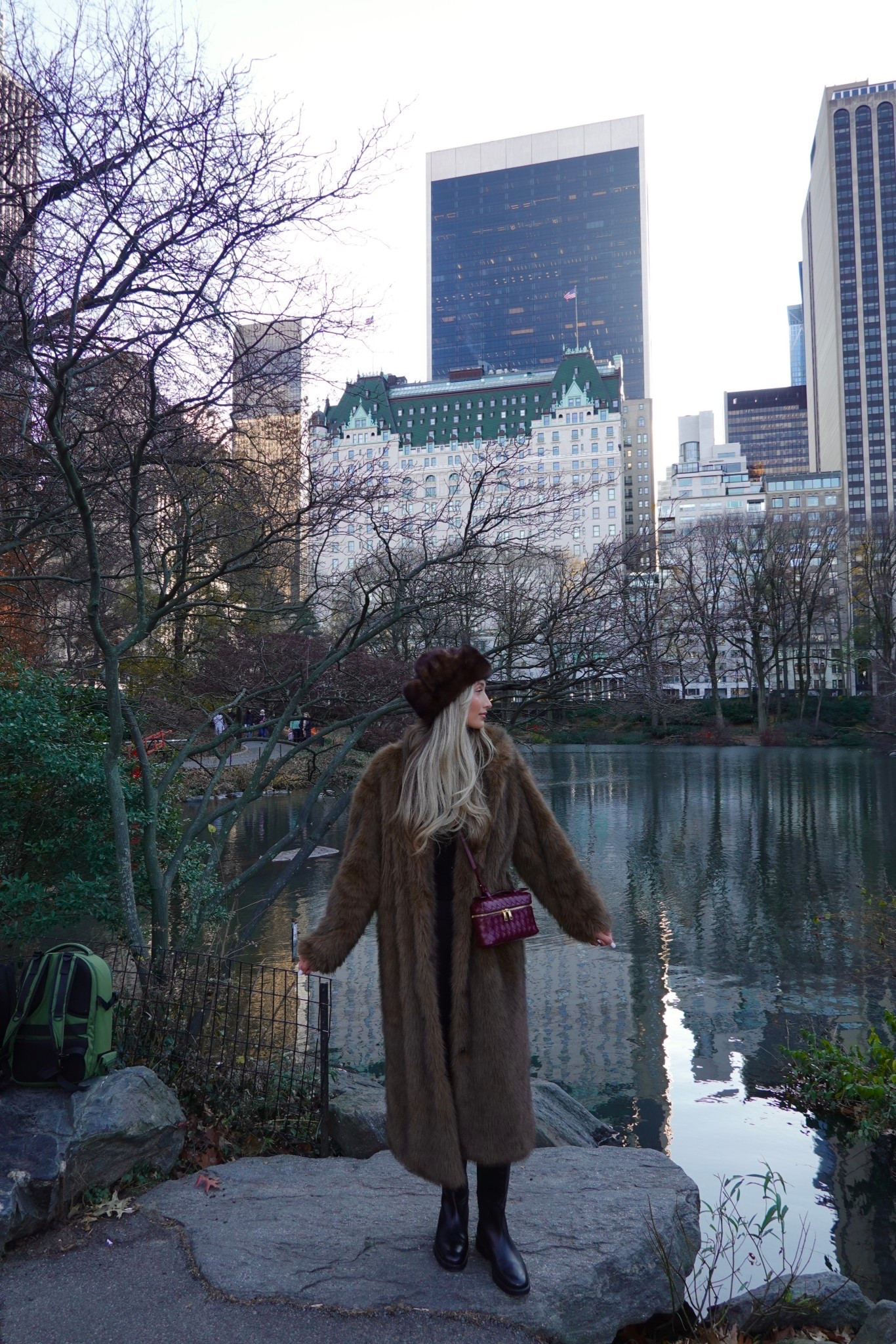 found a very similar coat to the one I have! plus some other good finds 🥰