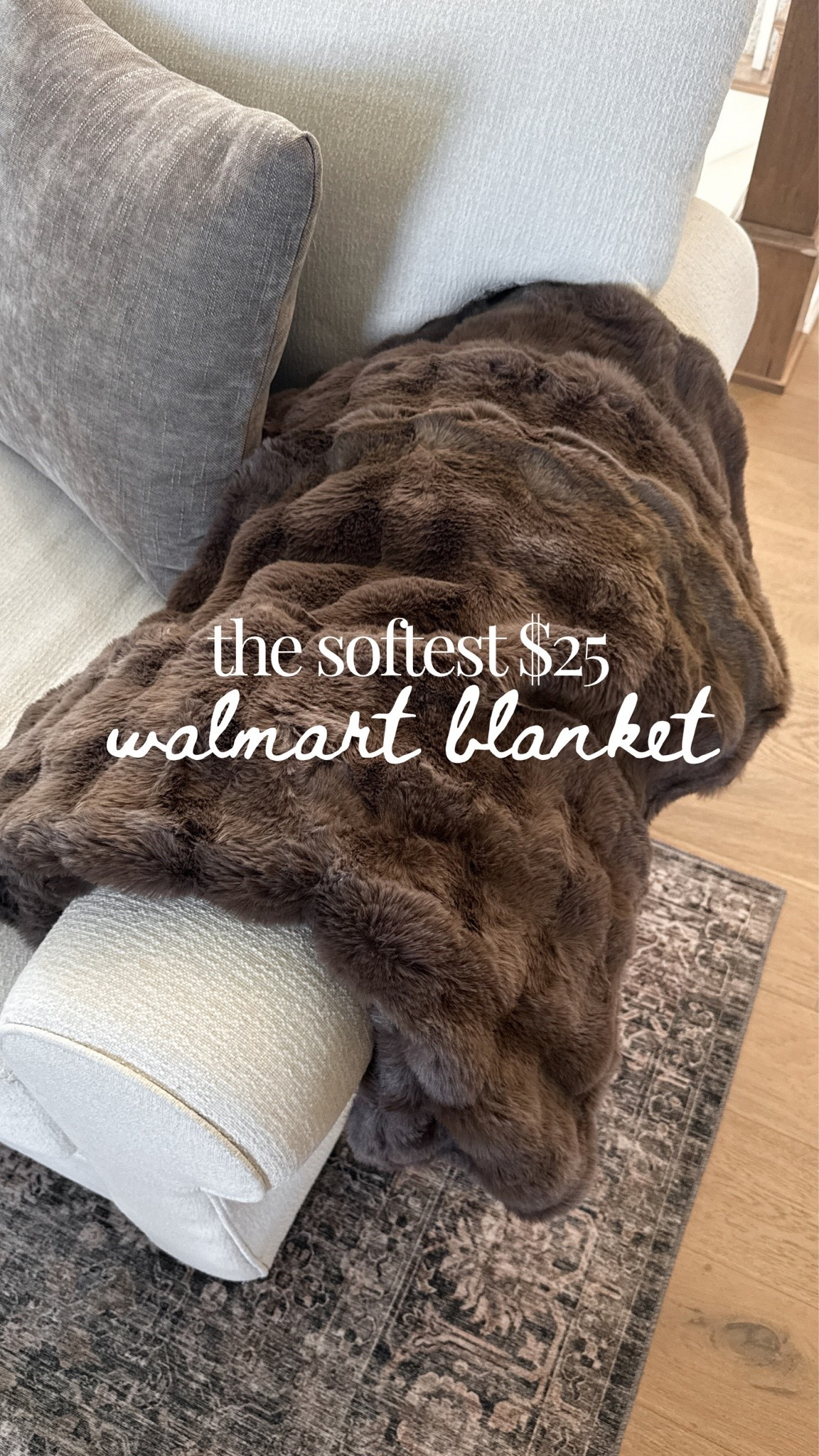 The softest spiral Walmart blanket that’s only $25! Check for local pick up if it’s unavailable for shipping🤍