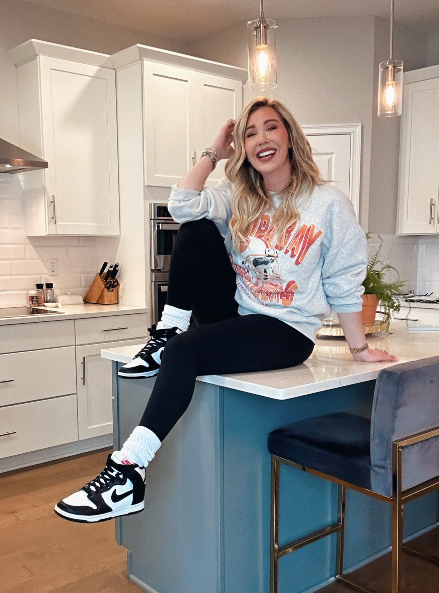 These leggings are the Amazon dupe for the lululemon align leggings. They are amazing!!! Wearing a M

This sweatshirt is perfect for game day! Abercrombie came out with a line of NFL sweatshirts & T-shirt’s that are so cute!! Wearing a M