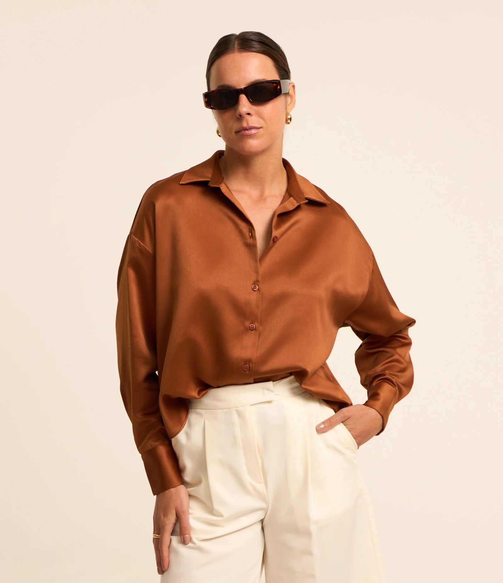 Camisa Acetinada com Botões e Punho Largo Marrom - Lojas Renner | Renner (BR)