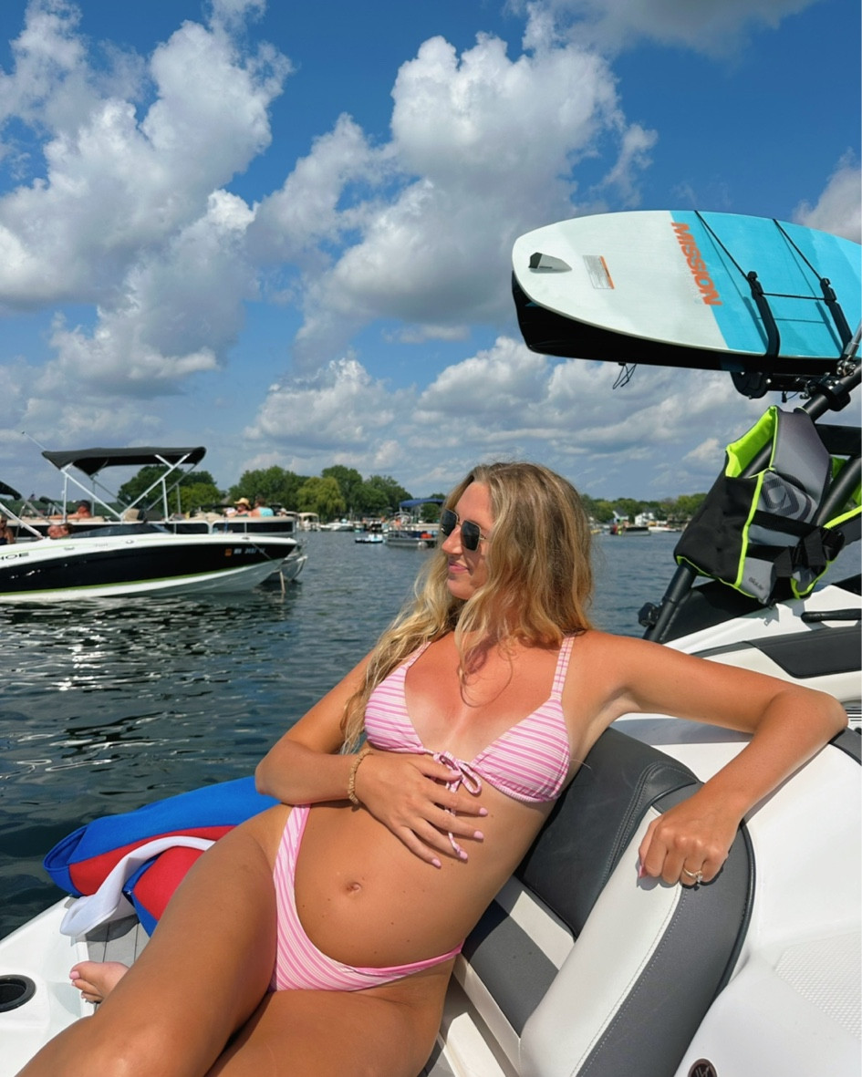 Summer stripe suit is one of my favorites from the beach club summer collection👙

I wear a small top, medium bottoms 

bikini, swimsuit, beach outfit

#LTKSeasonal #LTKBump #LTKSwim