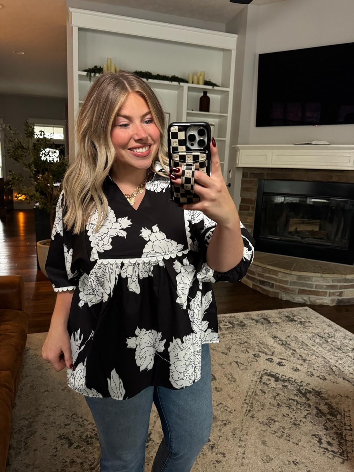 Boutique vibes without the boutique price tag 🖤 obsessed with this black + white floral top paired with denim! 

spring, summer, date night, vacation, mom outfit 

 #LTKootd #LTKSeasonal #LTKSaleAlert