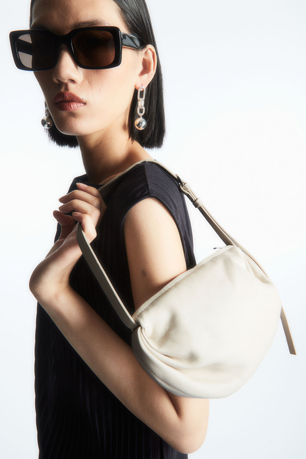 GATHERED SHOULDER BAG - LEATHER | COS UK