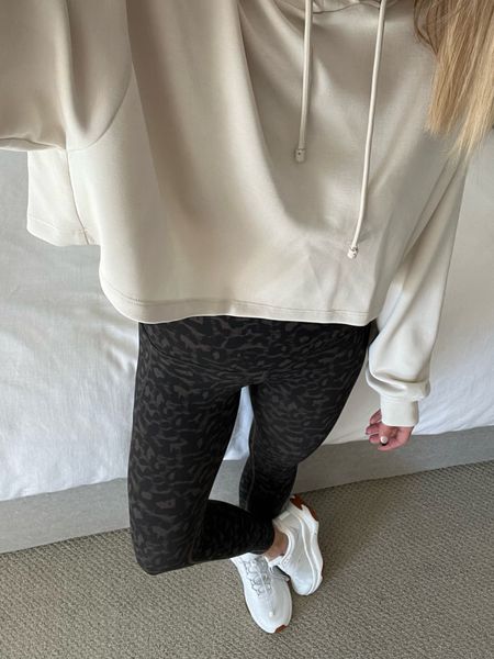 My favorite new printed legging for Fall!  Also found this ridiculously comfy loungewear sweatshirt that I need in every color! 

Fall gym outfits| Fall weekend outfits | sports mom outfits | active outfit

#GymOutfit #FallOutfits #WeekendOutfits #CasualOutfits #FallLeggings

#LTKtravel #LTKfitness #LTKover40