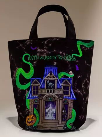 Haunted House


Canvas Bag | Bath & Body Works