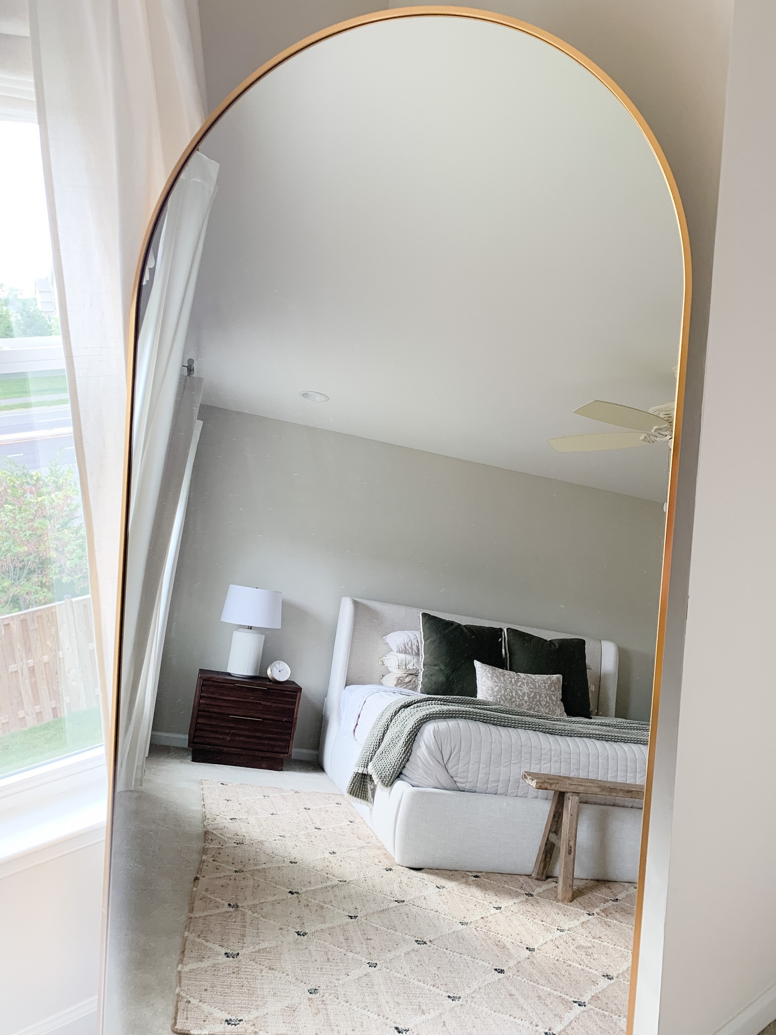 Arched mirror details 🤎

#LTKhome #LTKSeasonal