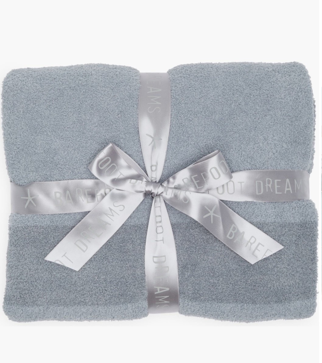 Best soft blanket 

#LTKGiftGuide #LTKHome #LTKSaleAlert