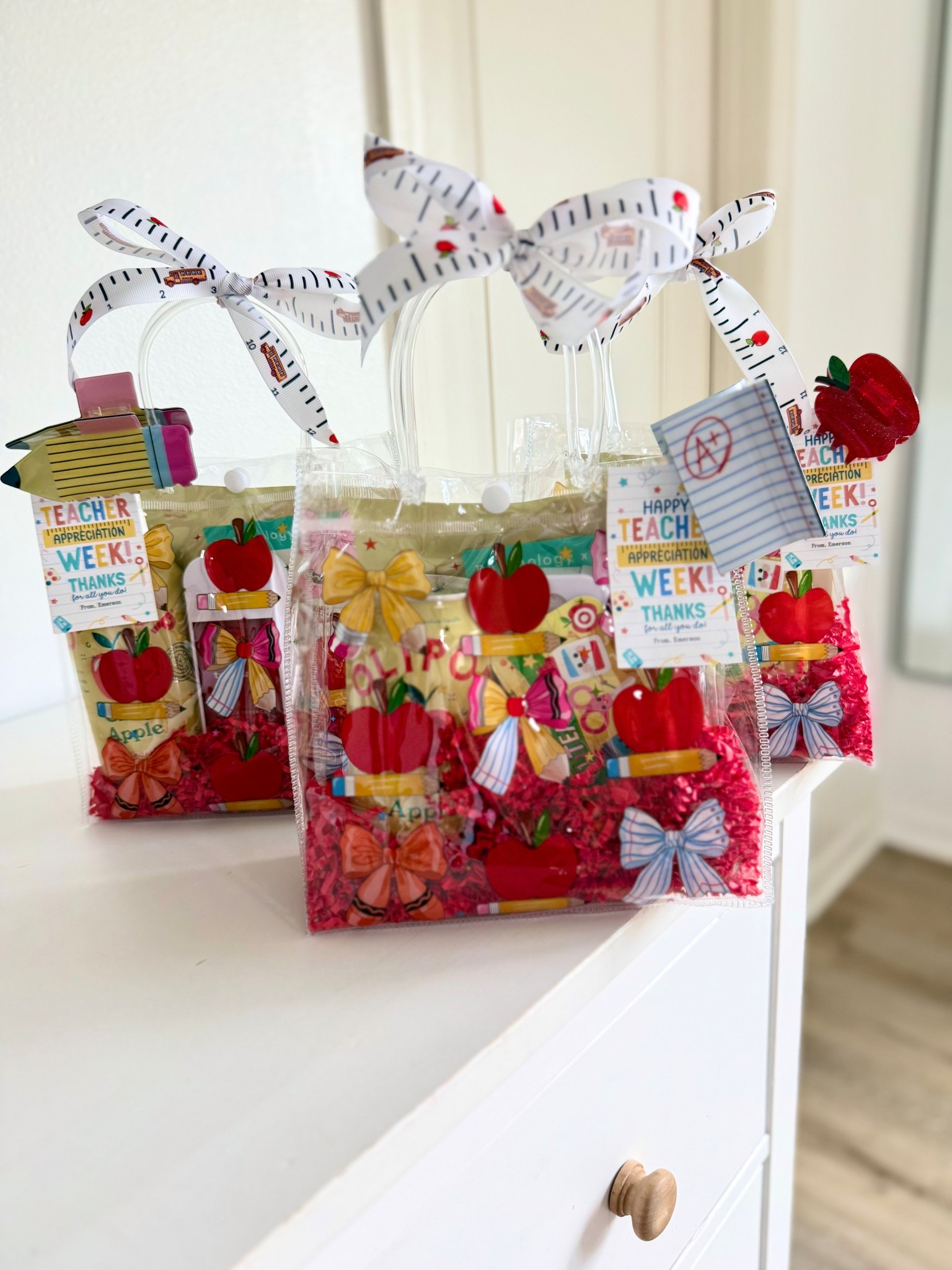 DIY teacher appreciation gift ideas for teachers #teacherappreciation #teachergift #diygift 