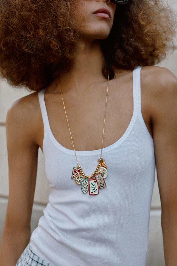 2-PACK RESIN FLORAL CHARM NECKLACES | Zara US